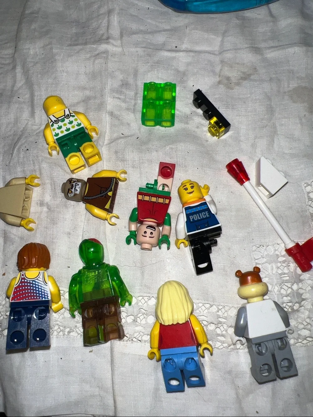 Lot Lego mini figures and parts sandy cheeks robin surfer custom